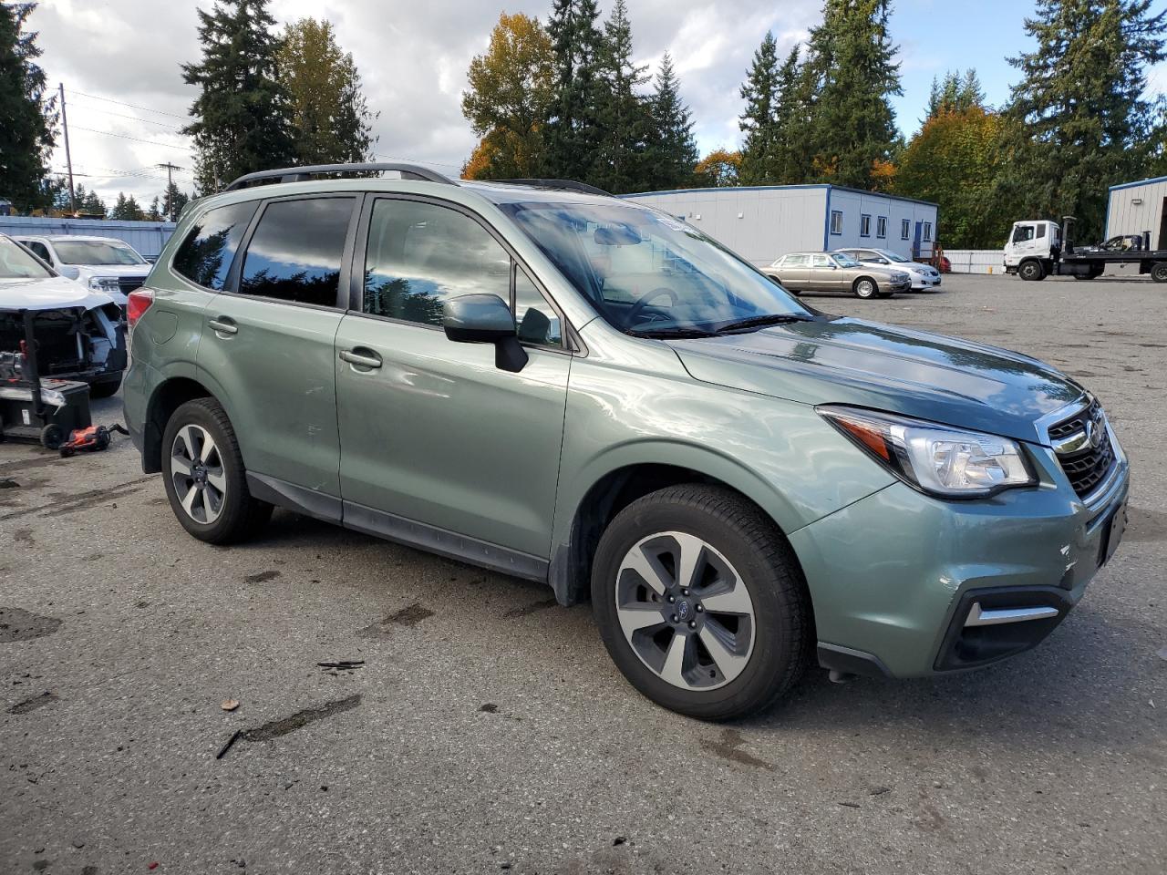 2017 SUBARU FORESTER