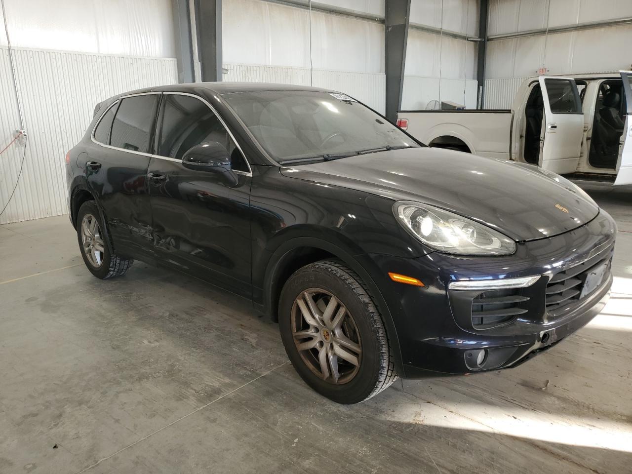 2016 PORSCHE CAYENNE