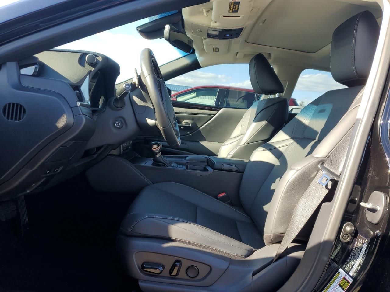 2021 LEXUS Es