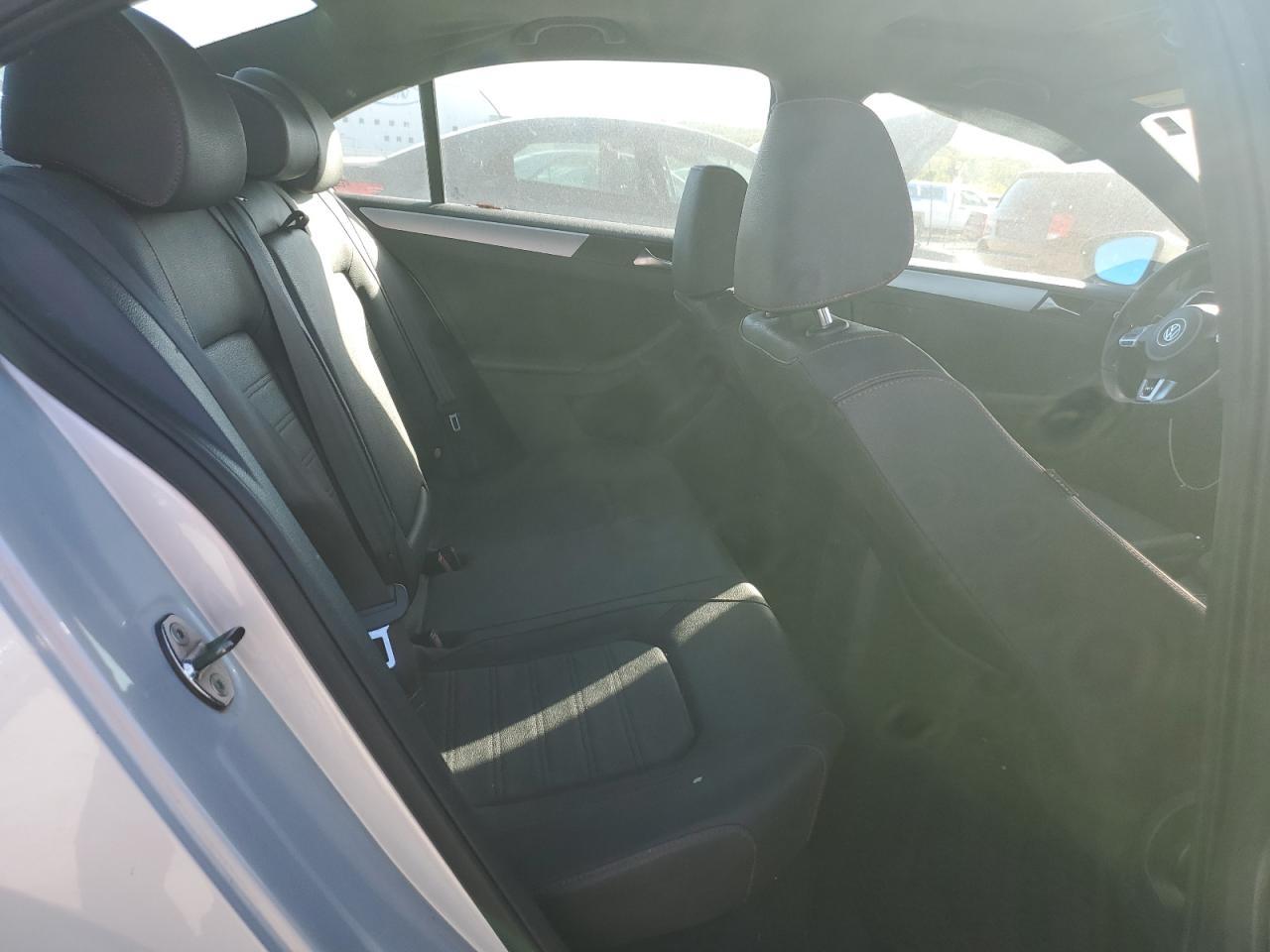 2012 VOLKSWAGEN JETTA
