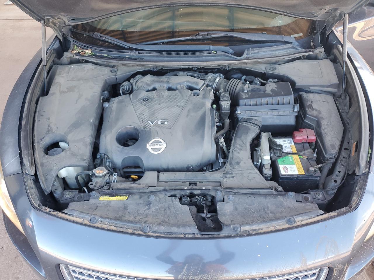 2010 NISSAN Maxima