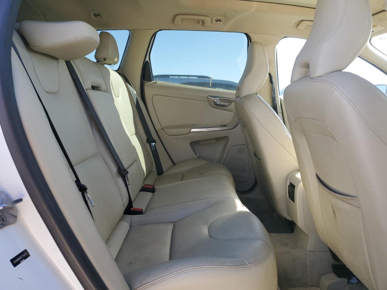 2015 VOLVO XC60