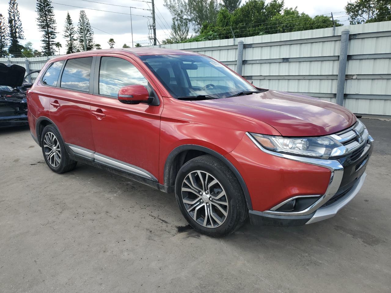 2016 MITSUBISHI outlander