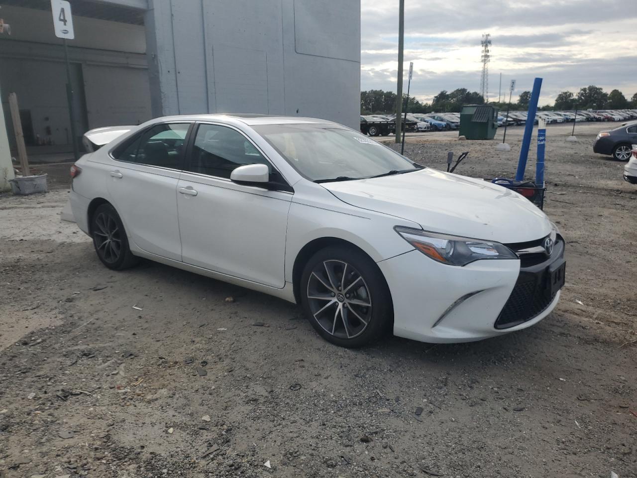 2016 TOYOTA CAMRY