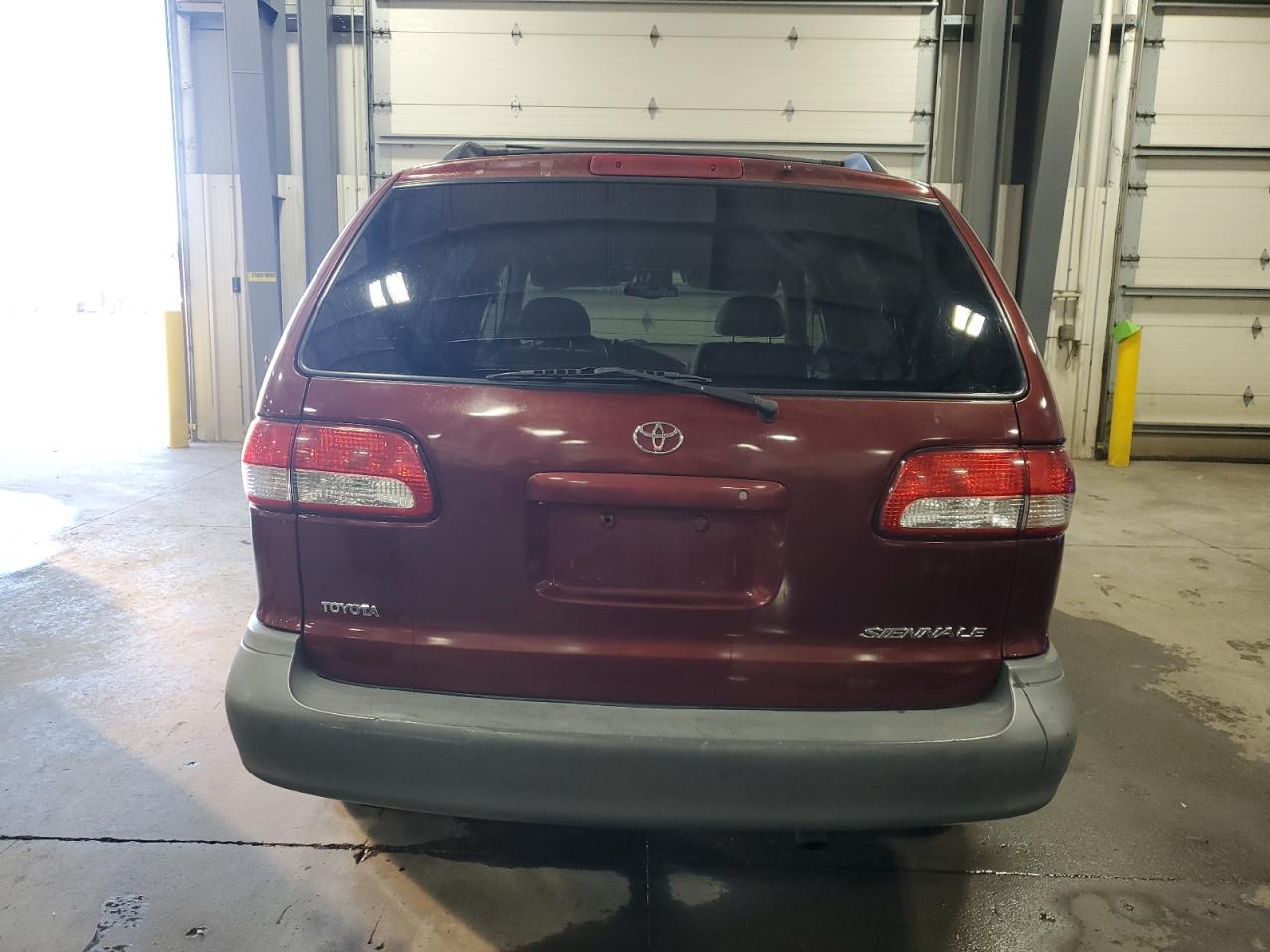 2001 TOYOTA SIENNA