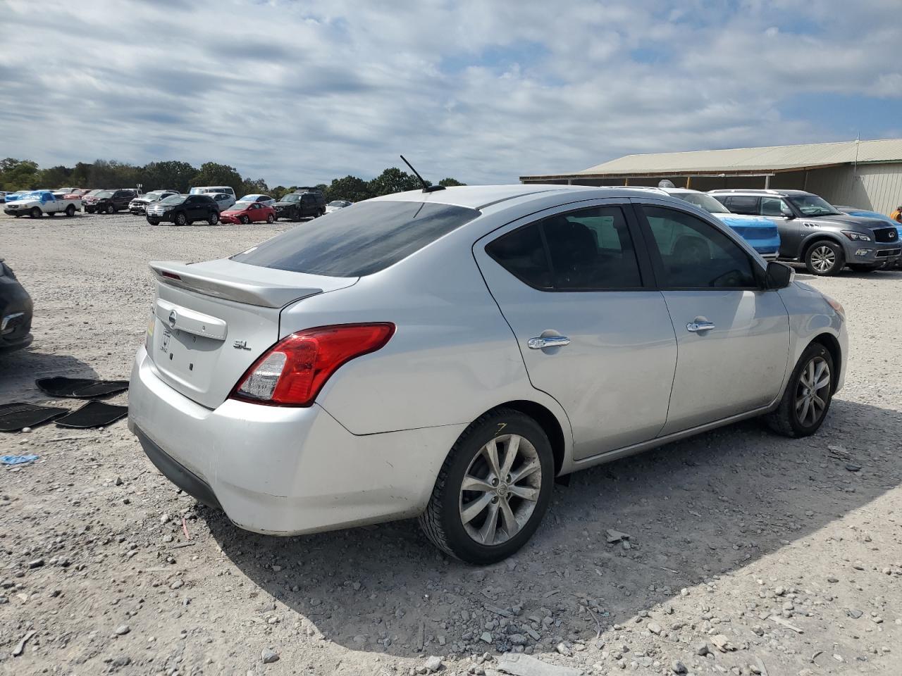 2017 NISSAN VERSA