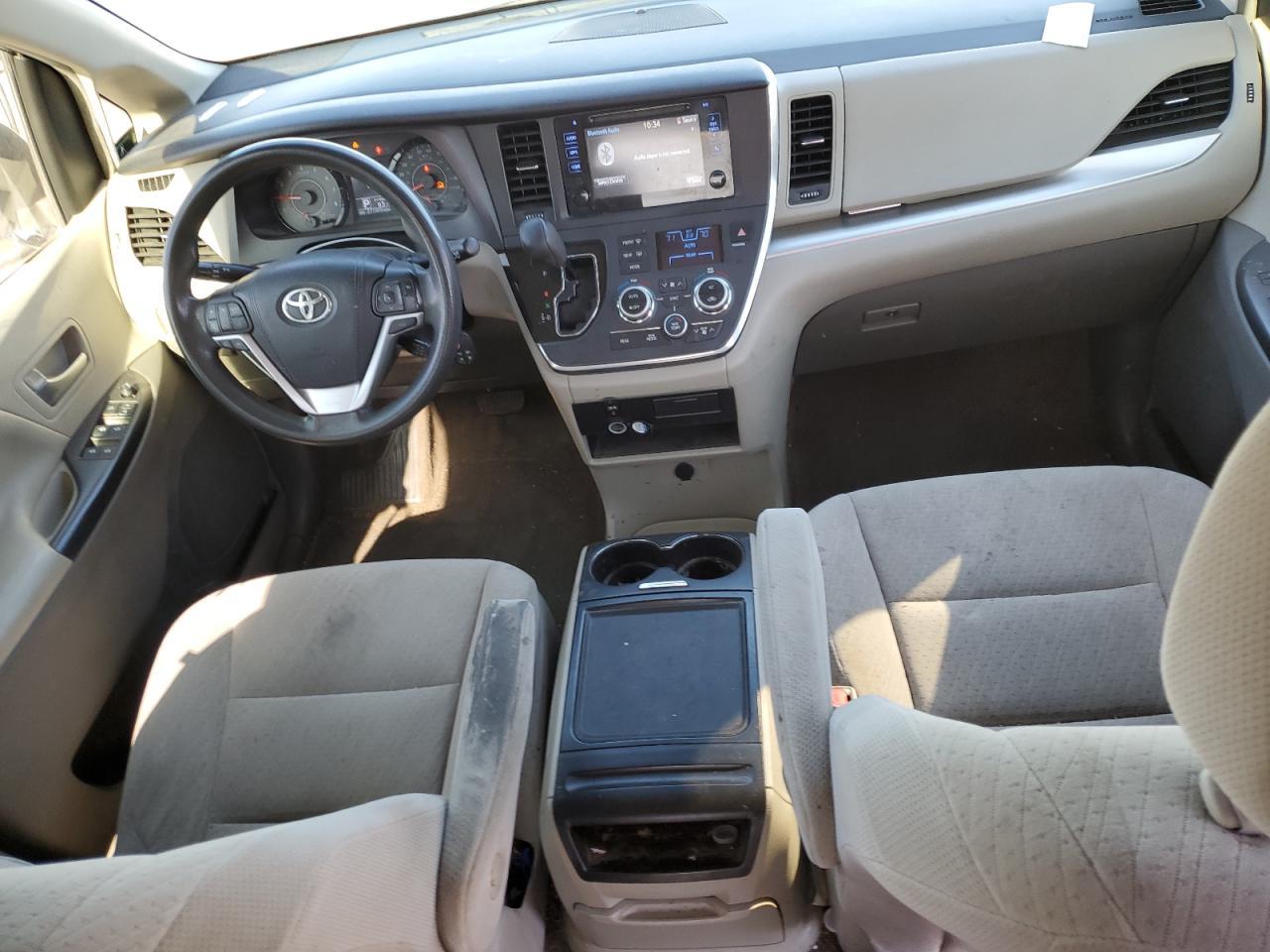 2017 TOYOTA SIENNA