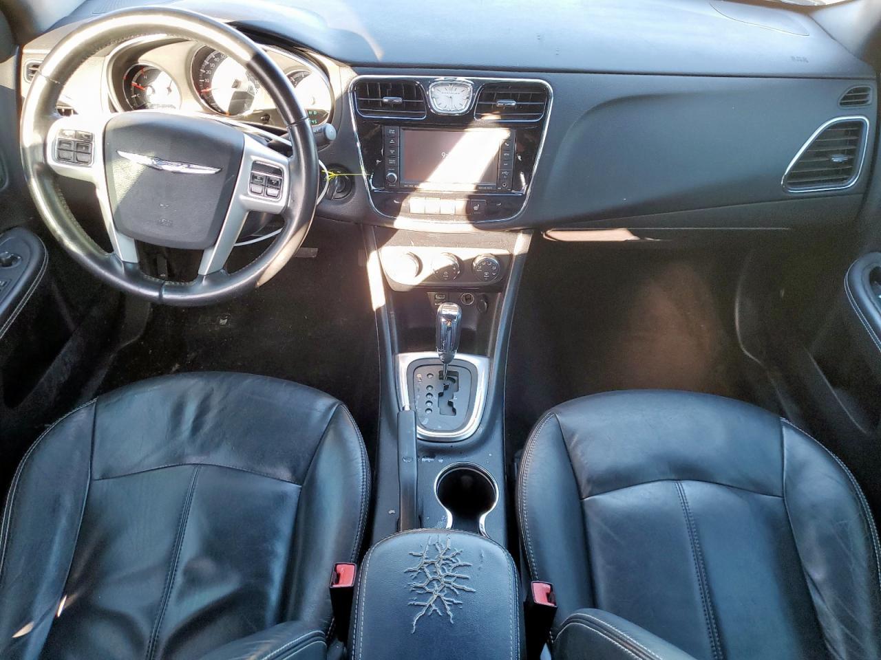 2011 CHRYSLER 200