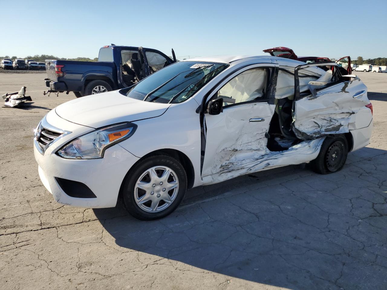2019 NISSAN VERSA