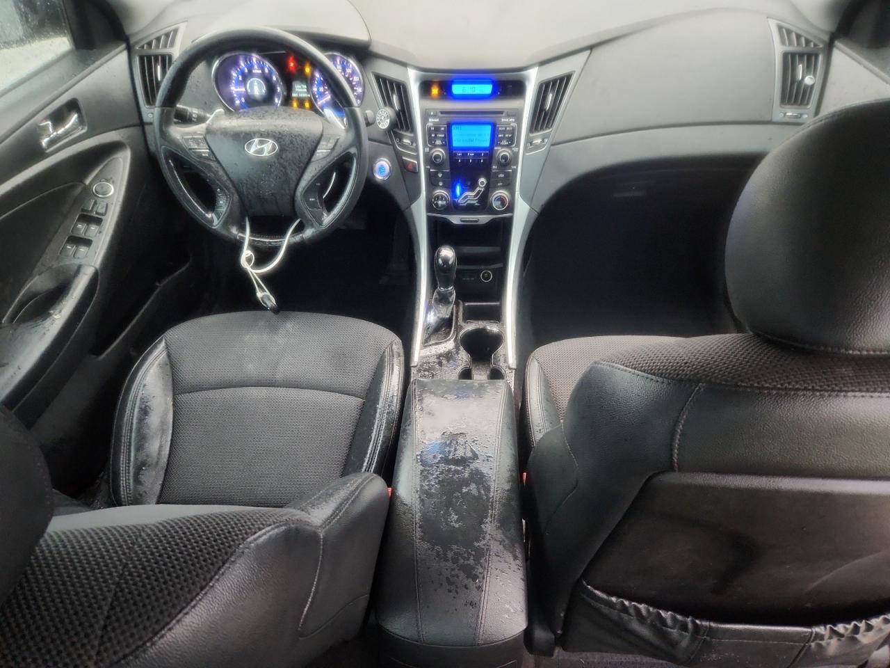 2011 HYUNDAI SONATA