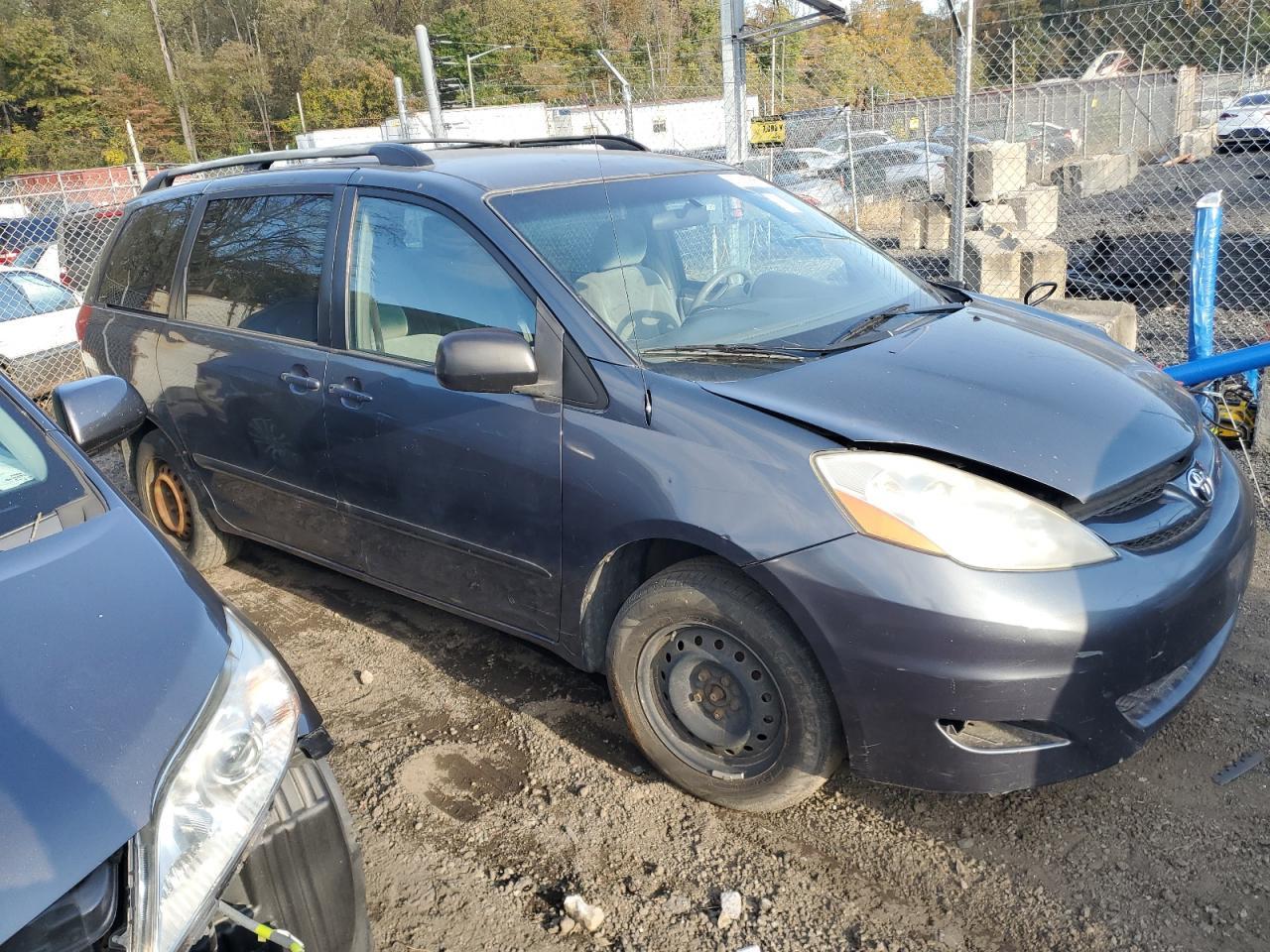 2007 TOYOTA SIENNA