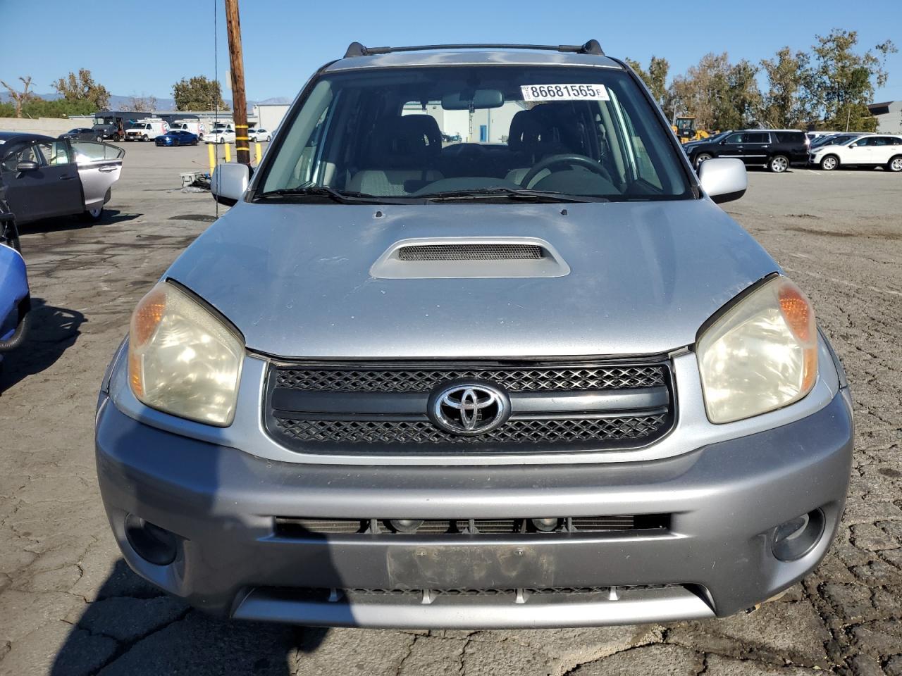2004 TOYOTA RAV4
