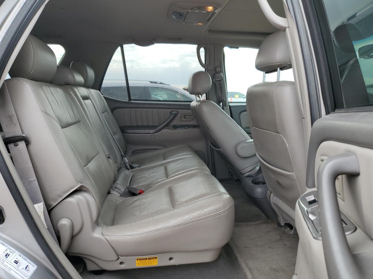 2003 TOYOTA Sequoia