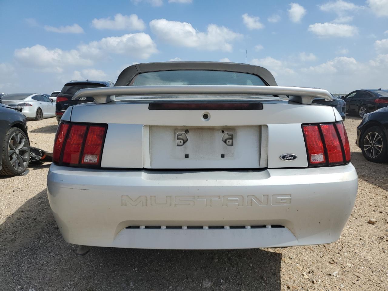 2001 FORD MUSTANG