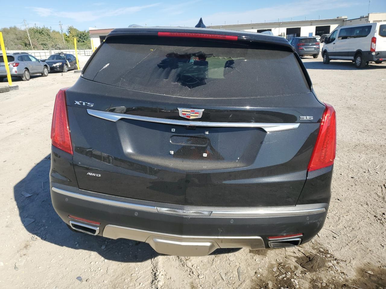 2017 CADILLAC XT5