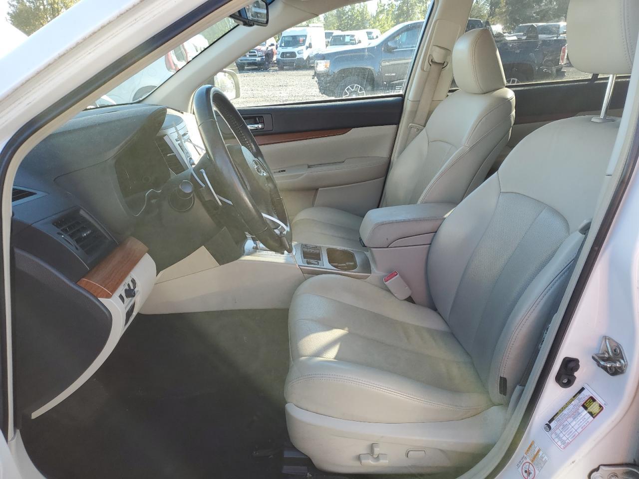 2014 SUBARU Outback