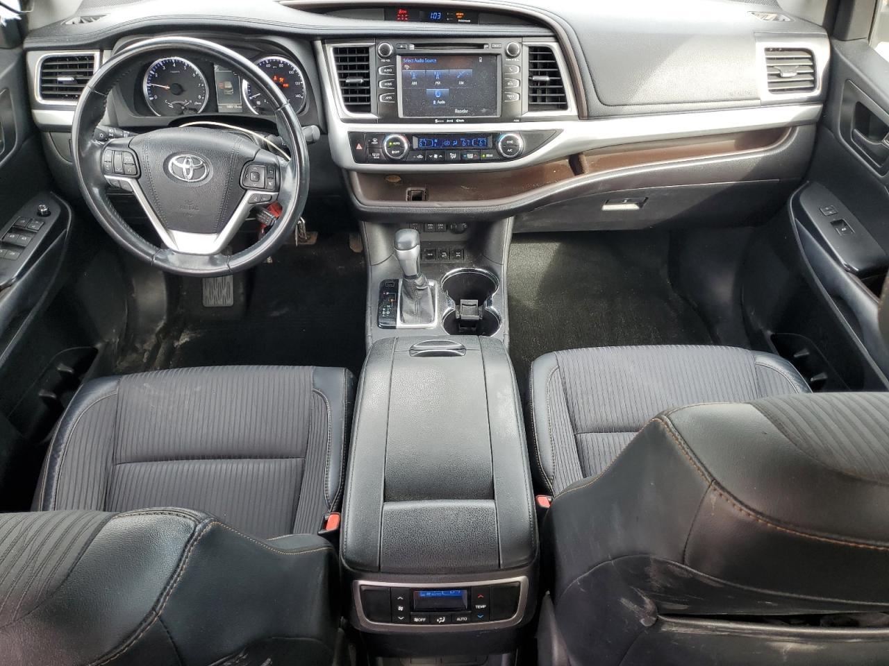 2017 TOYOTA HIGHLANDER