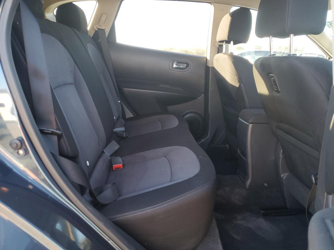 2013 NISSAN Rogue Sport