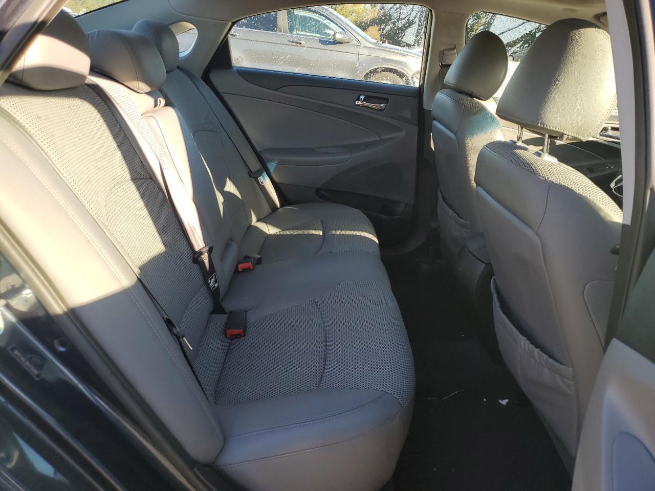 2011 HYUNDAI SONATA