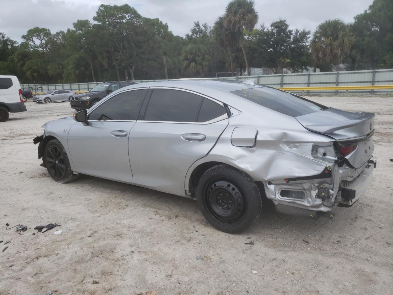 2024 LEXUS Es
