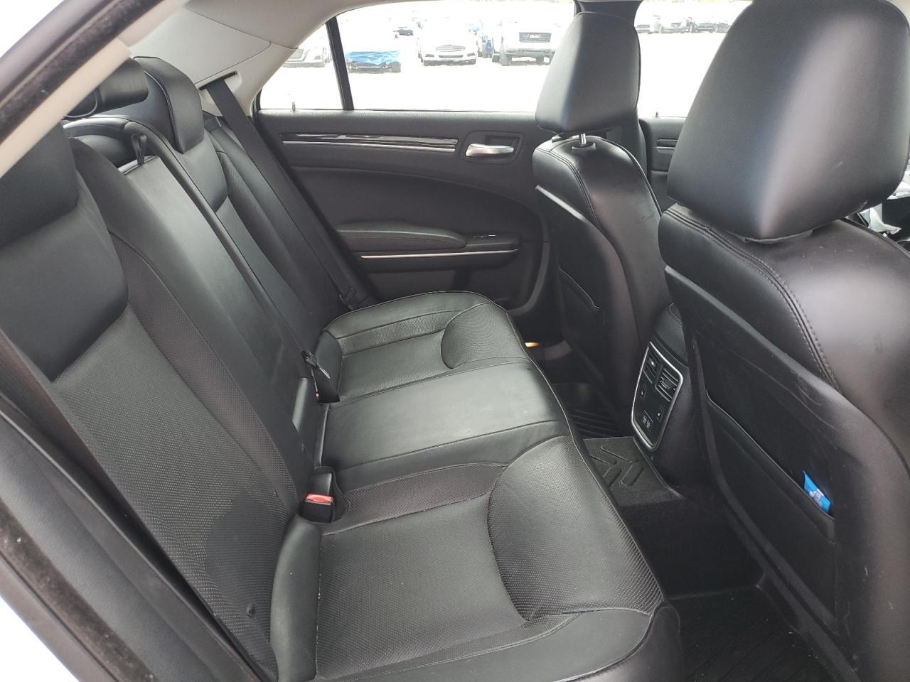 2019 CHRYSLER 300