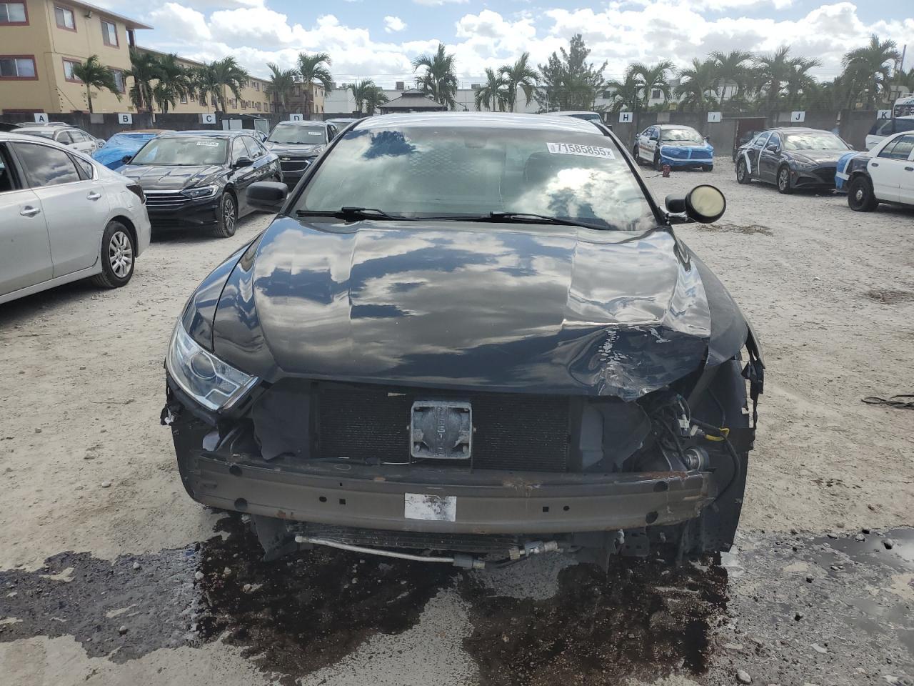 2013 FORD Taurus
