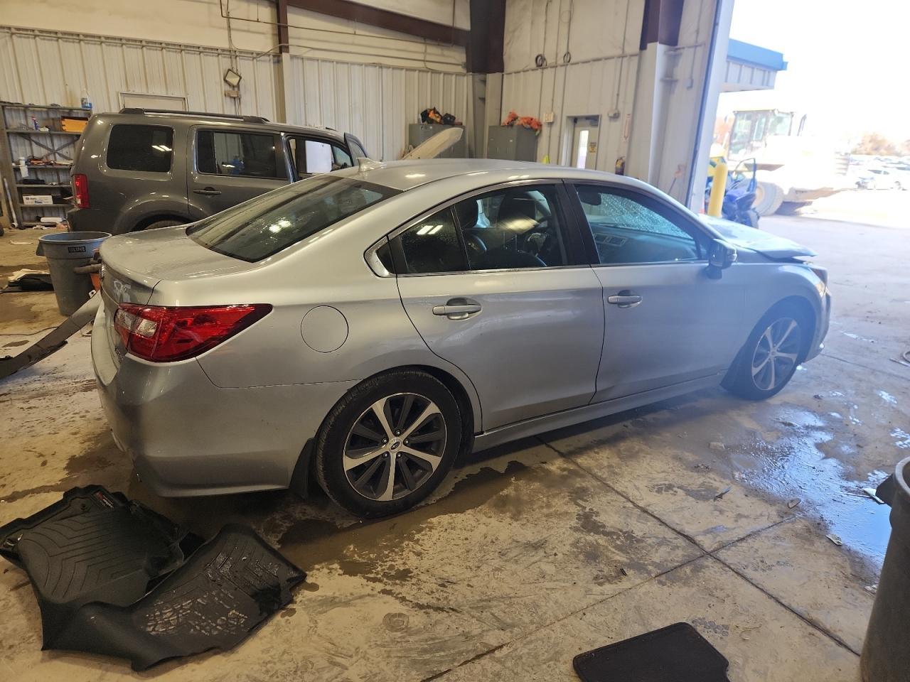 2016 SUBARU Legacy