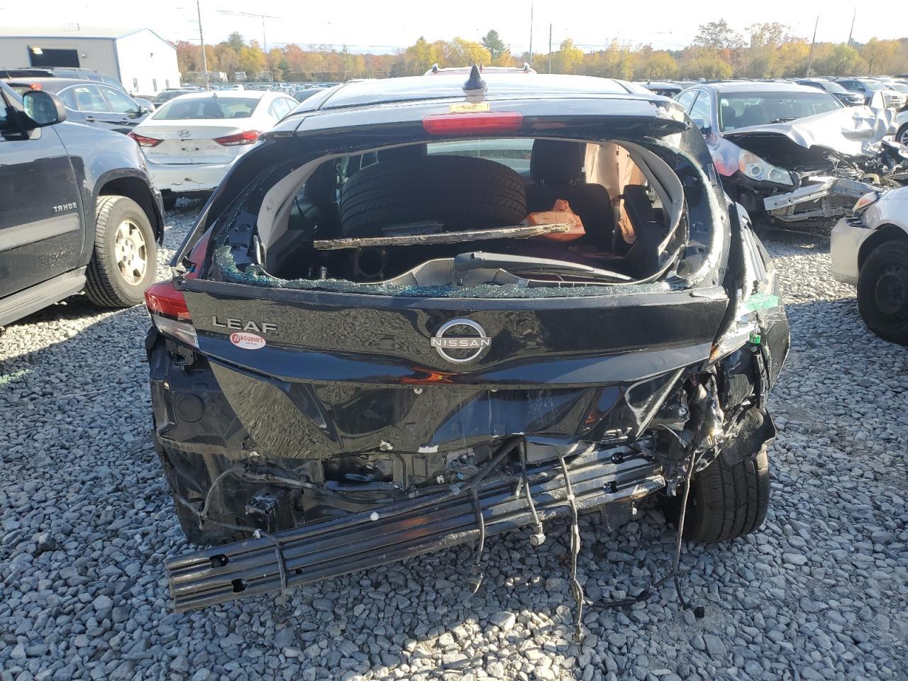 2023 NISSAN LEAF