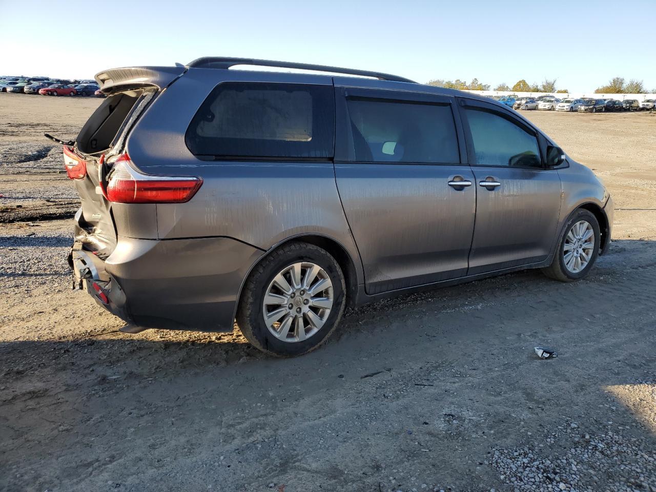 2015 TOYOTA SIENNA