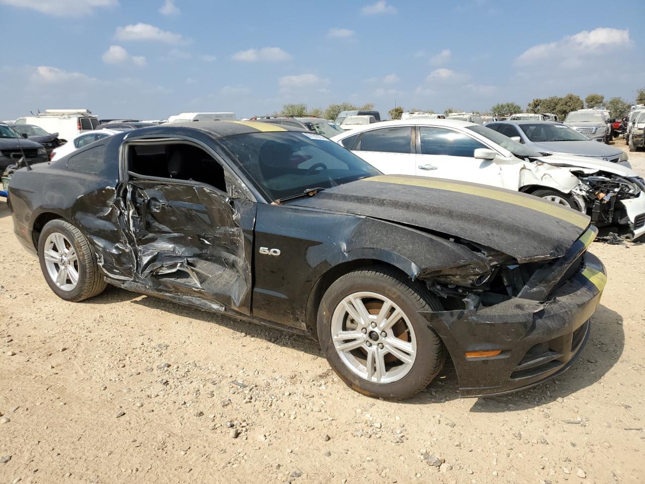 2013 FORD MUSTANG
