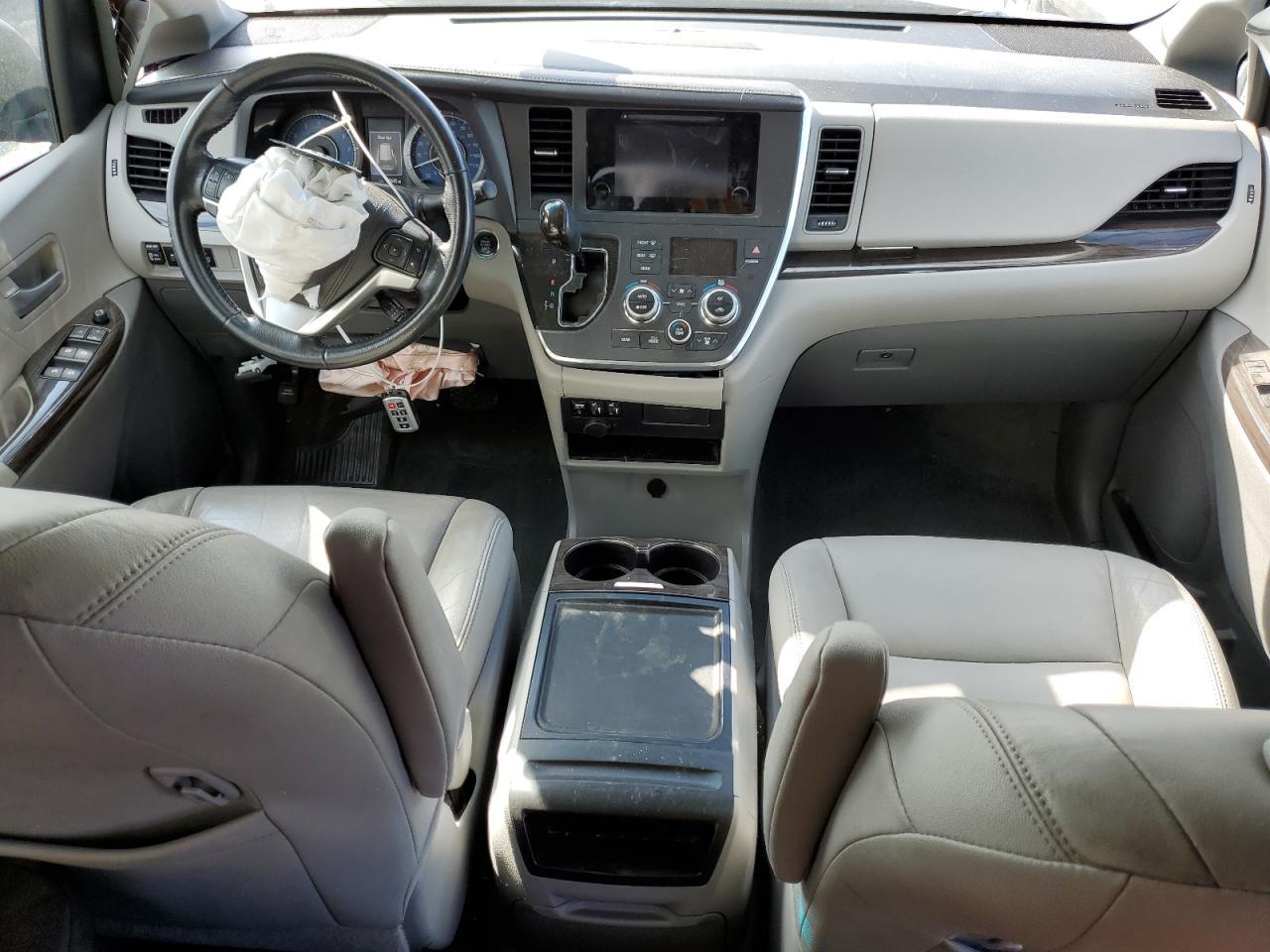 2016 TOYOTA SIENNA