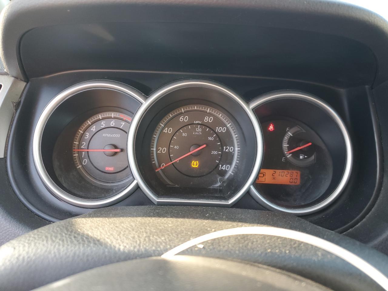 2010 NISSAN VERSA