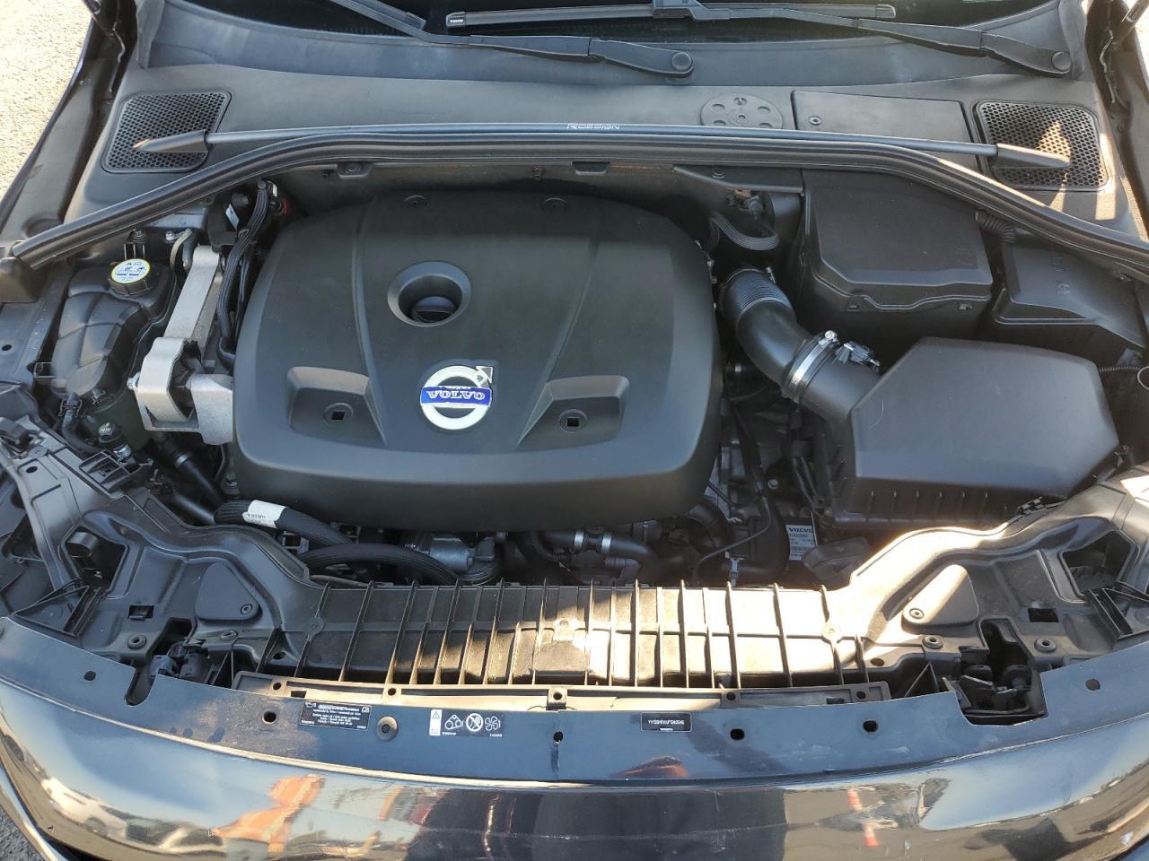 2015 VOLVO S60