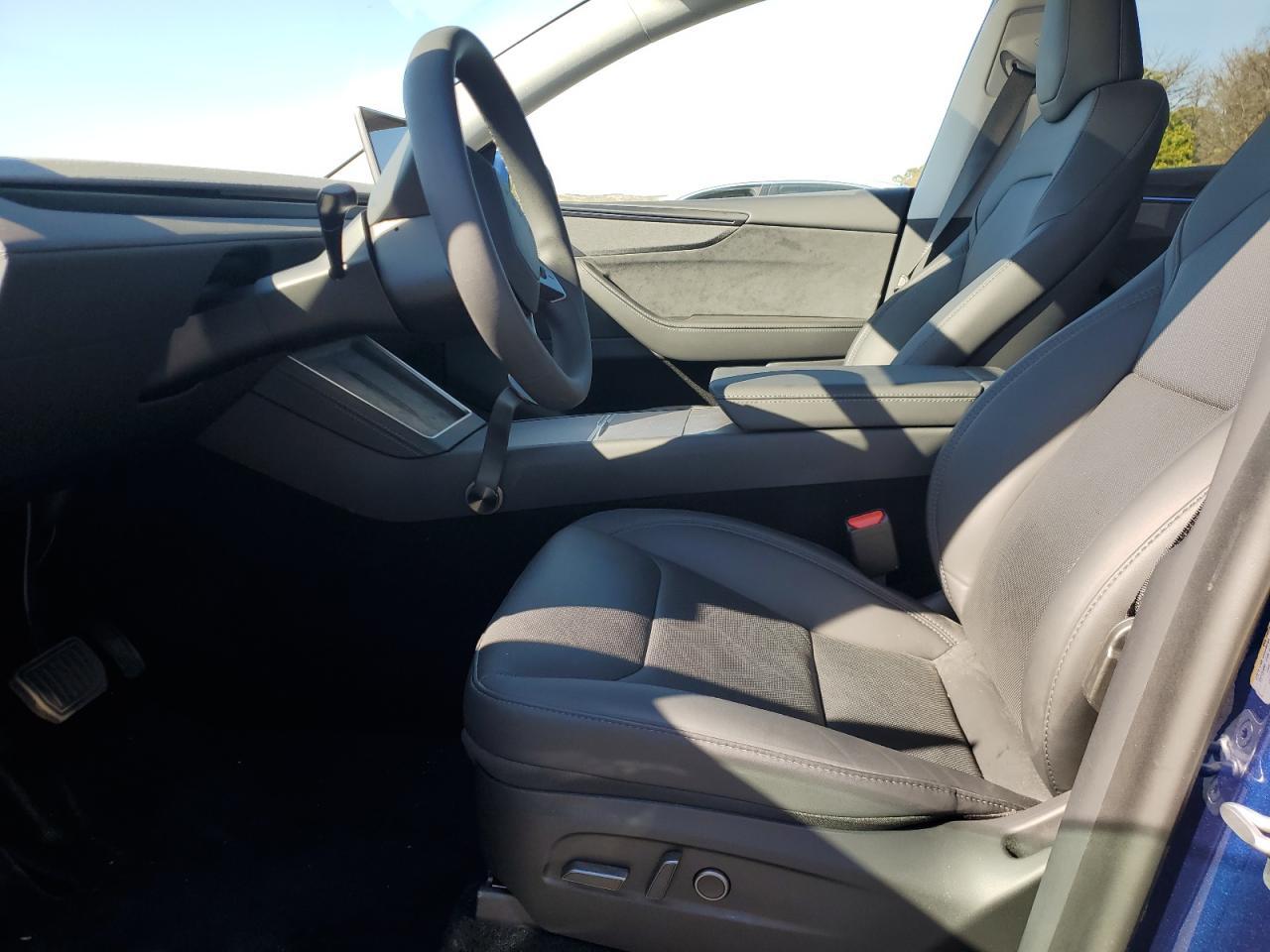2026 TESLA MODEL Y