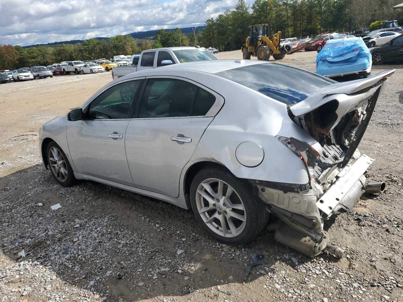 2011 NISSAN Maxima