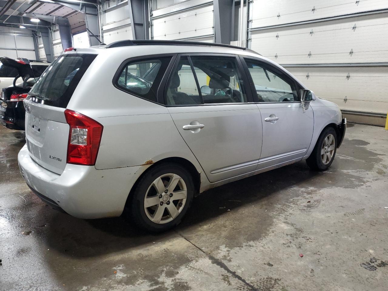 2008 KIA RONDO