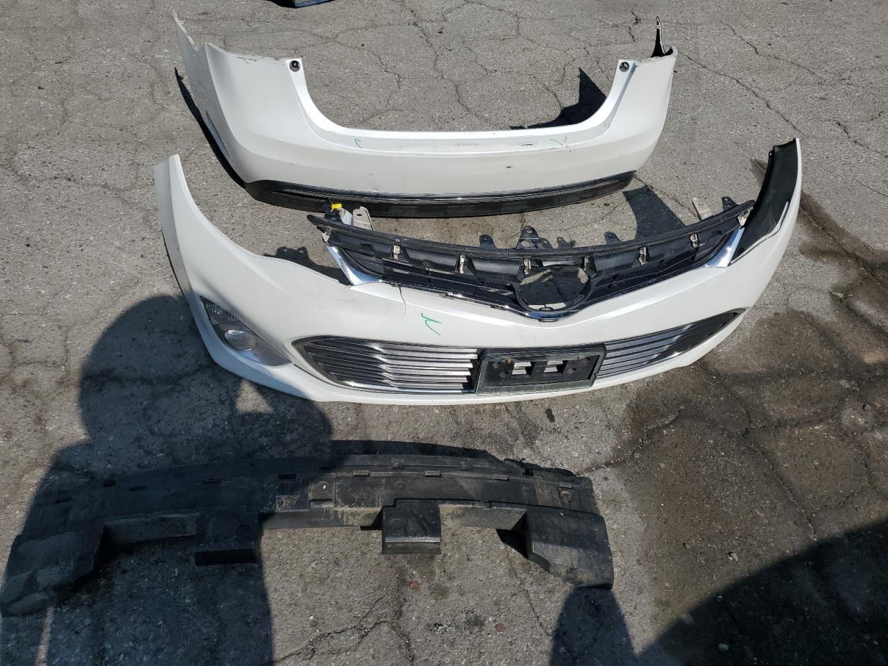 2013 TOYOTA Avalon