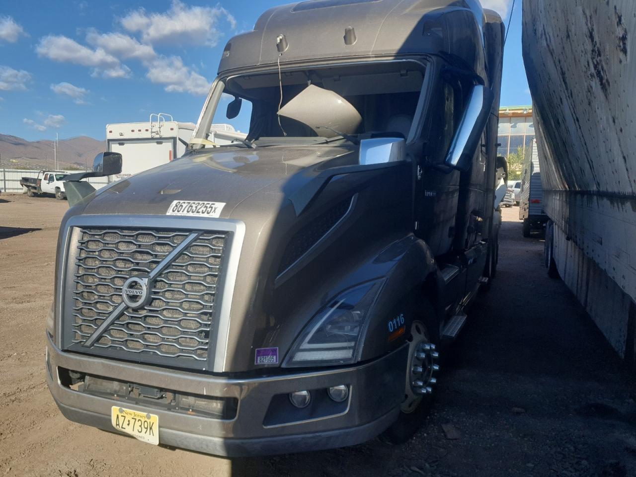 2022 VOLVO VNL