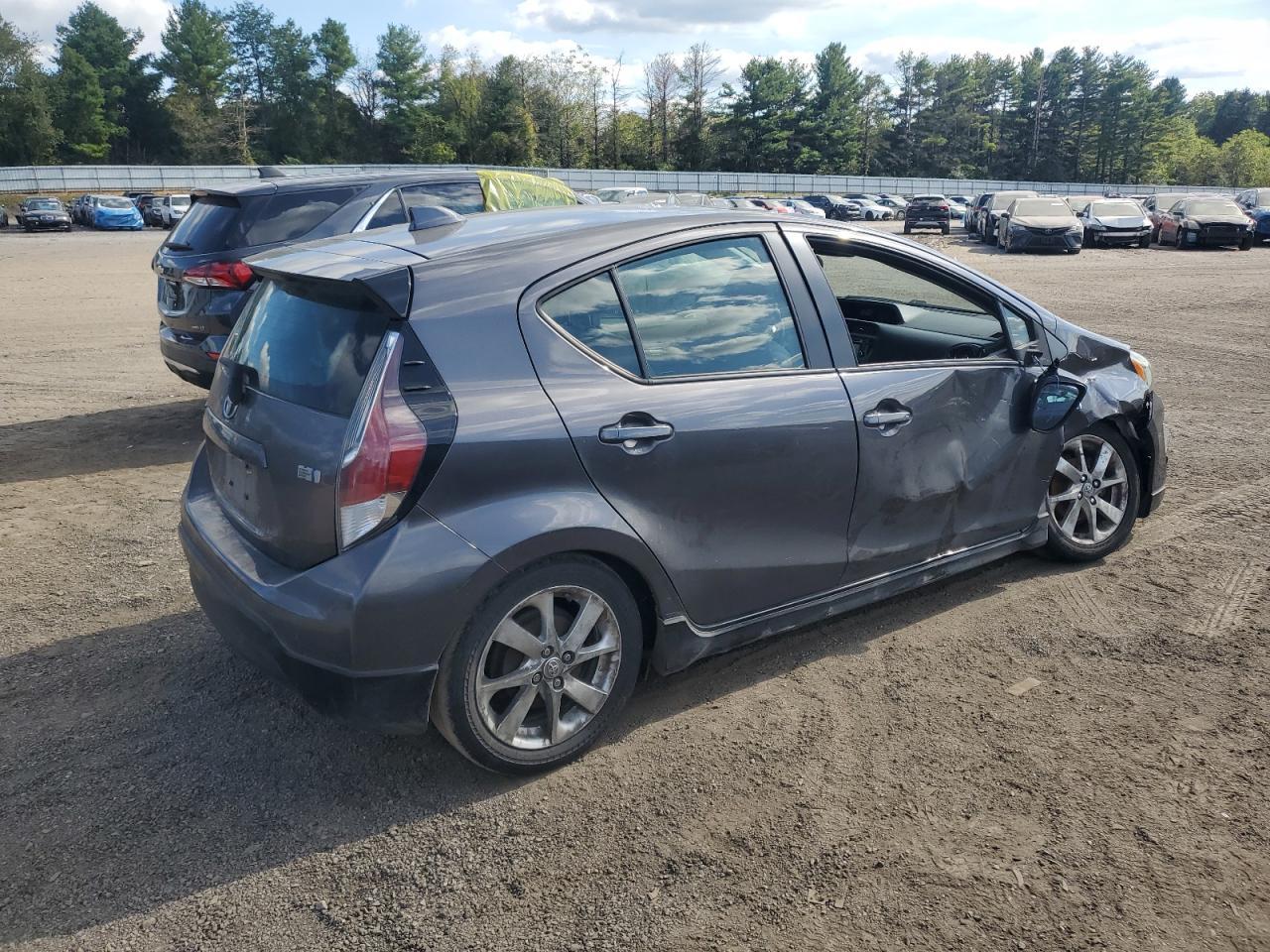 2017 TOYOTA Prius c
