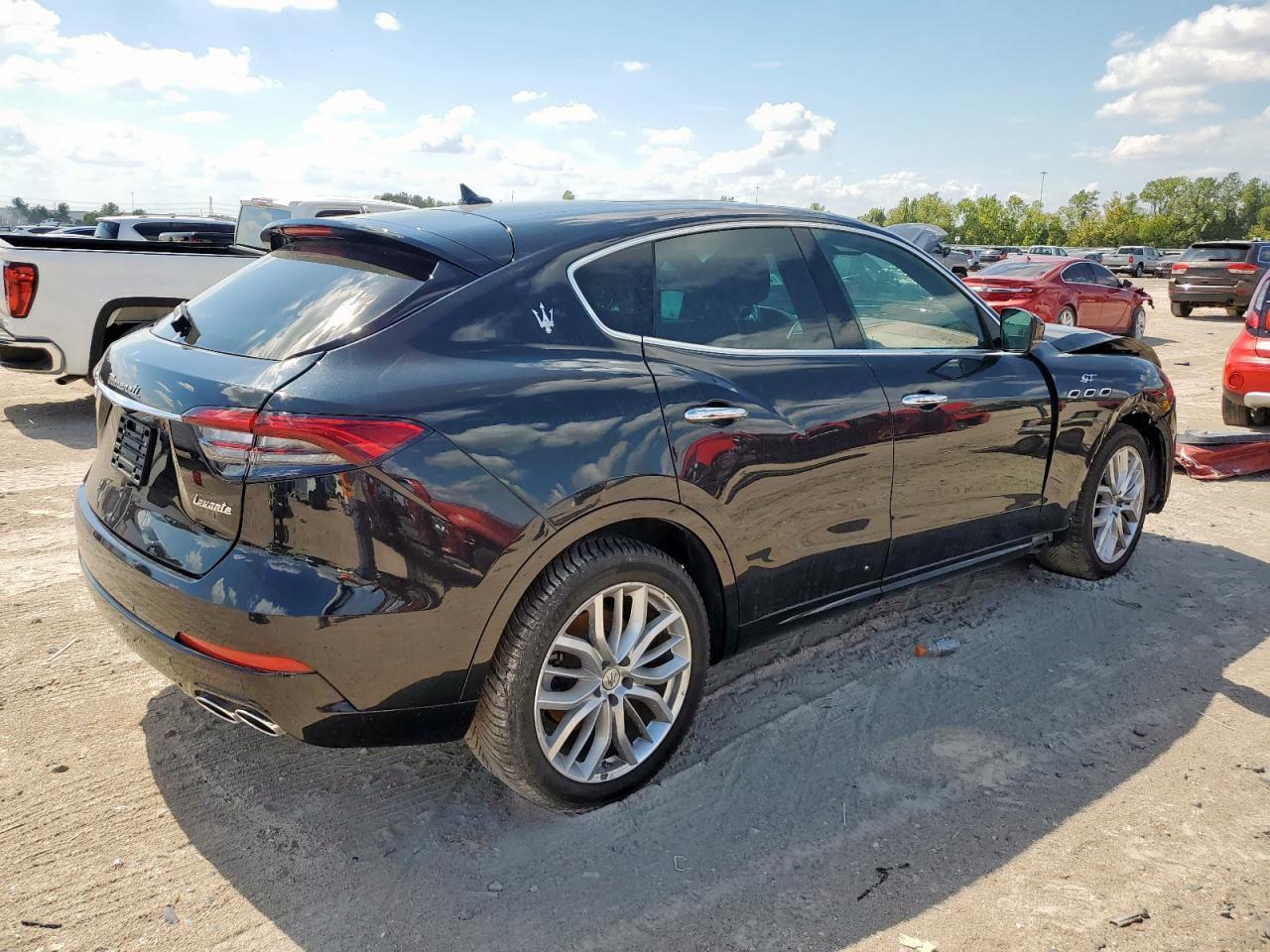 2022 MASERATI Levante