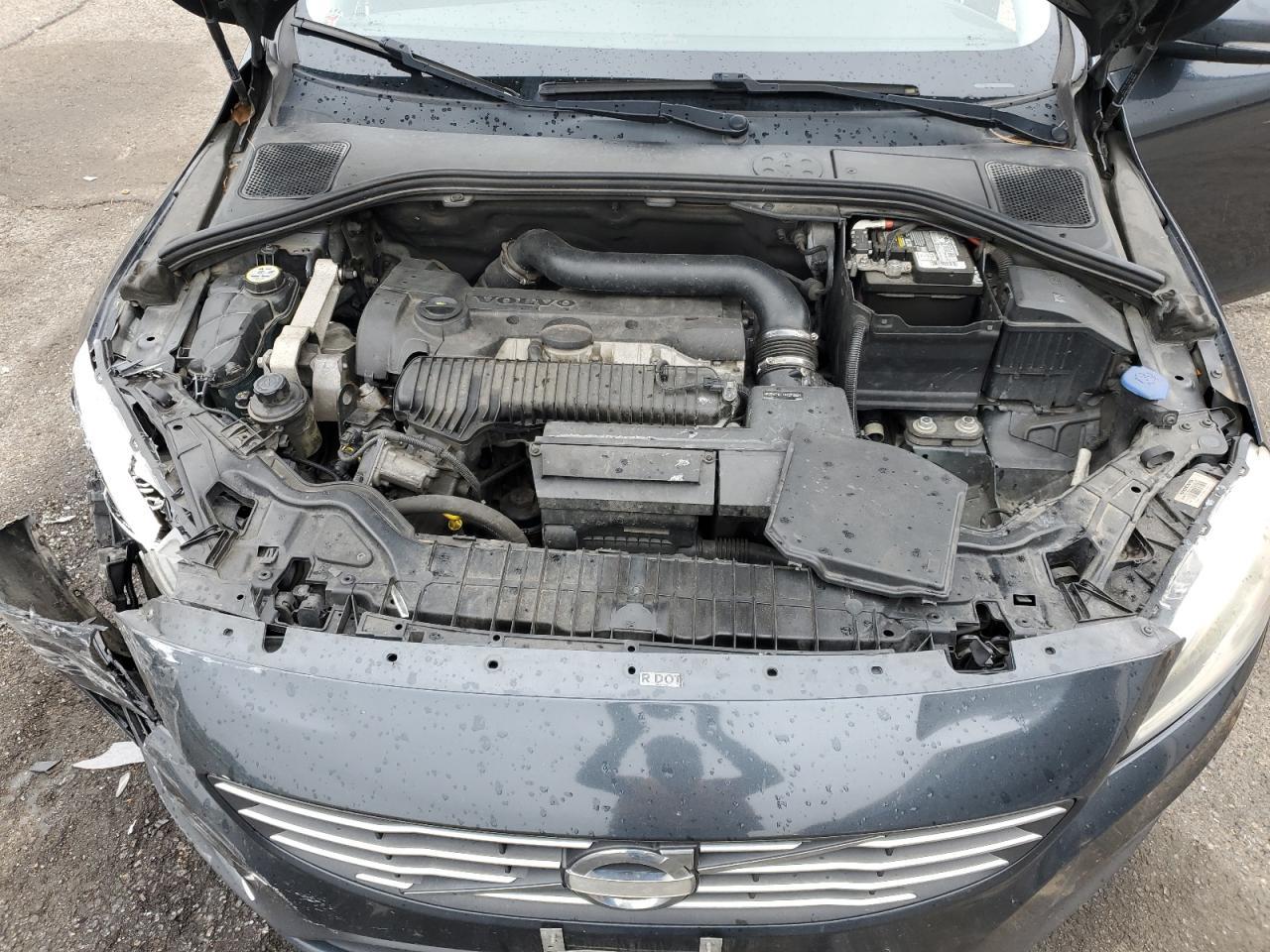 2015 VOLVO V60