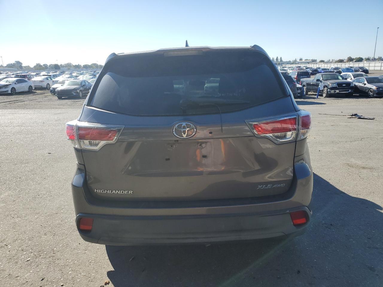 2014 TOYOTA HIGHLANDER
