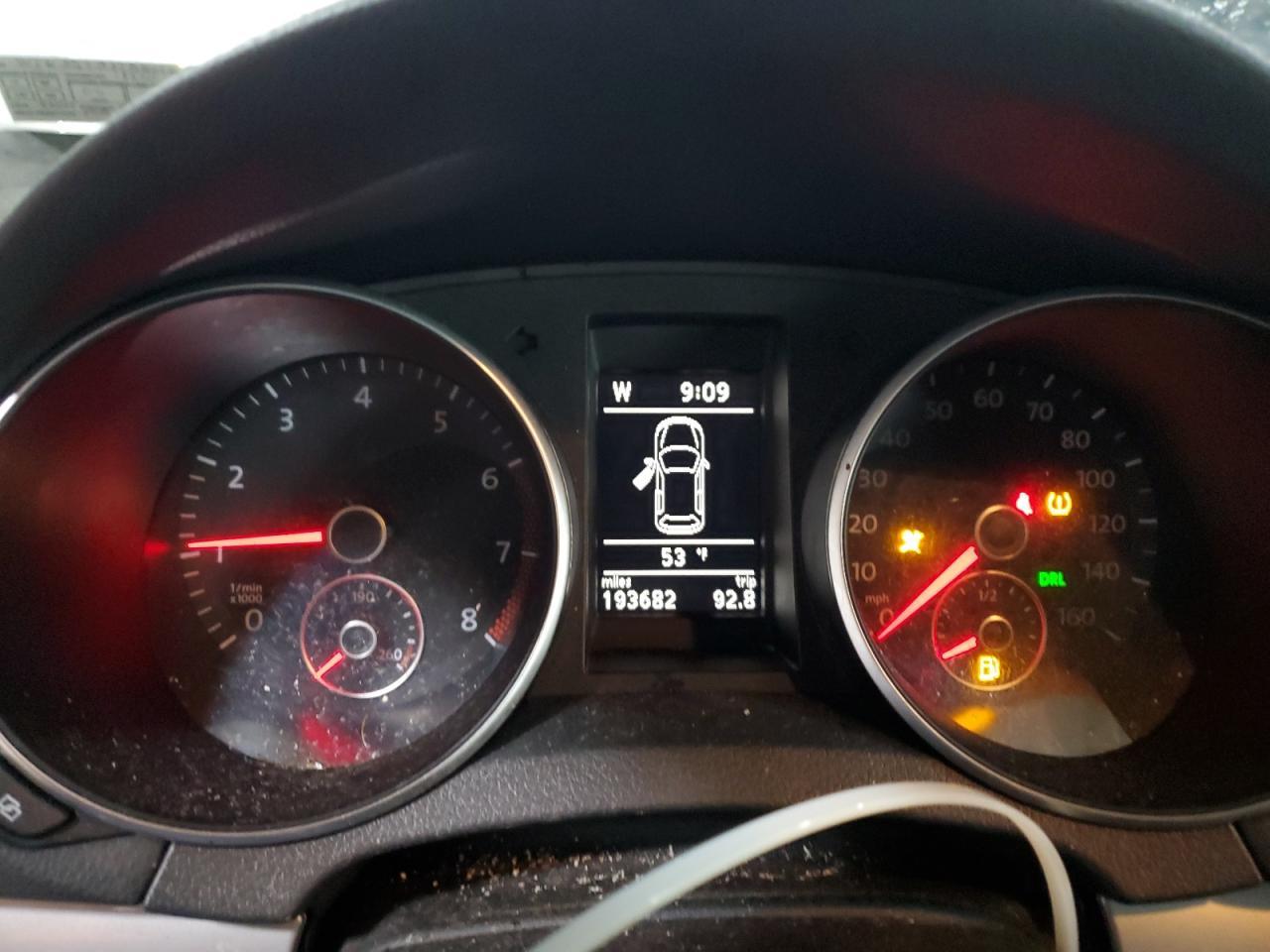 2011 VOLKSWAGEN GOLF