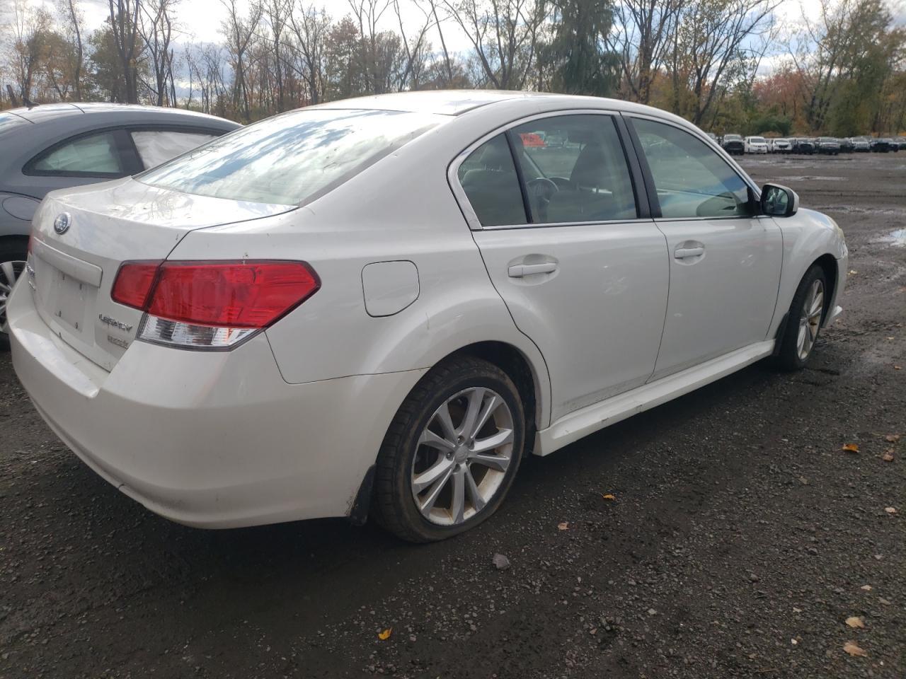 2013 SUBARU Legacy