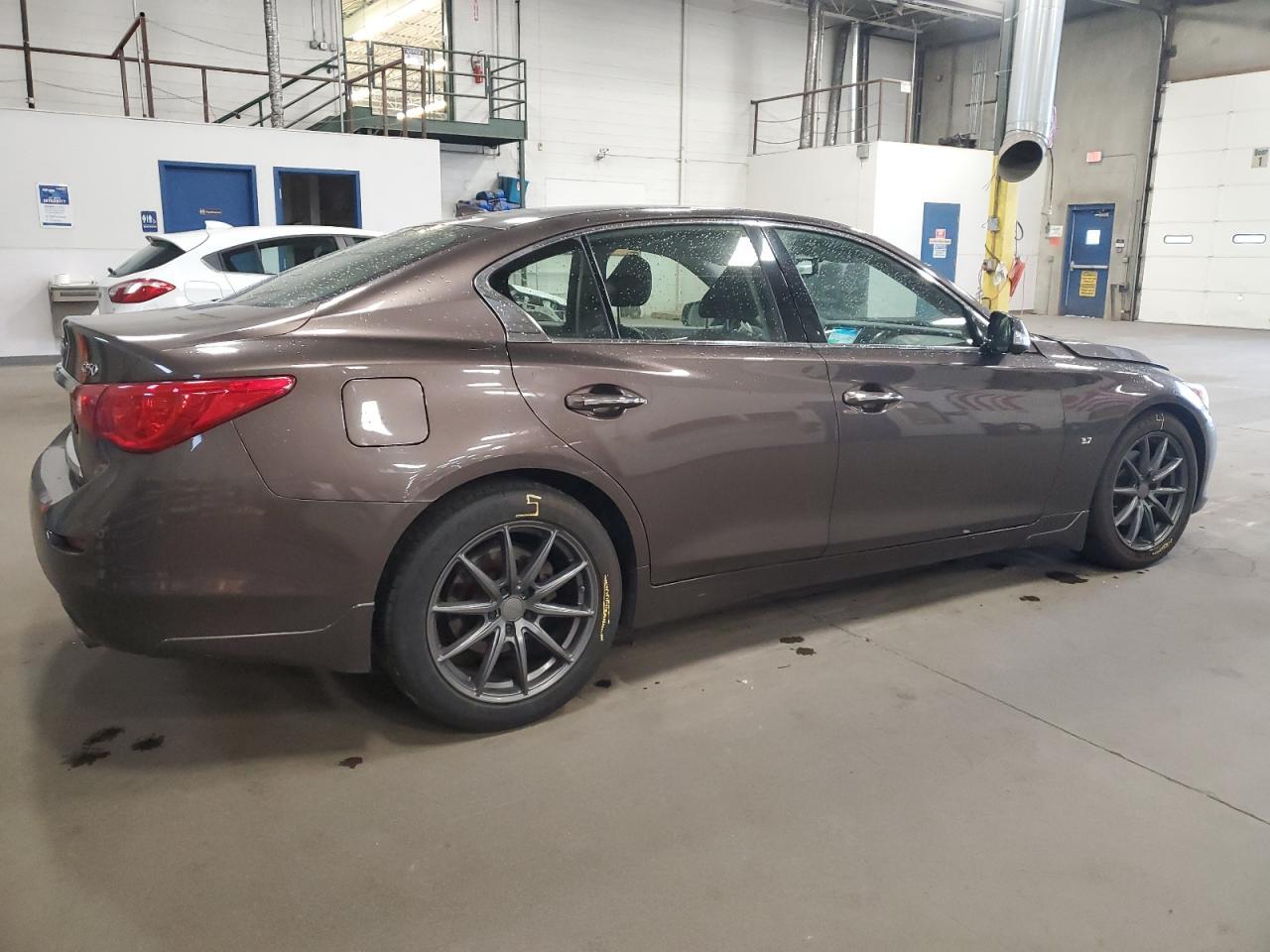 2015 INFINITI Q50