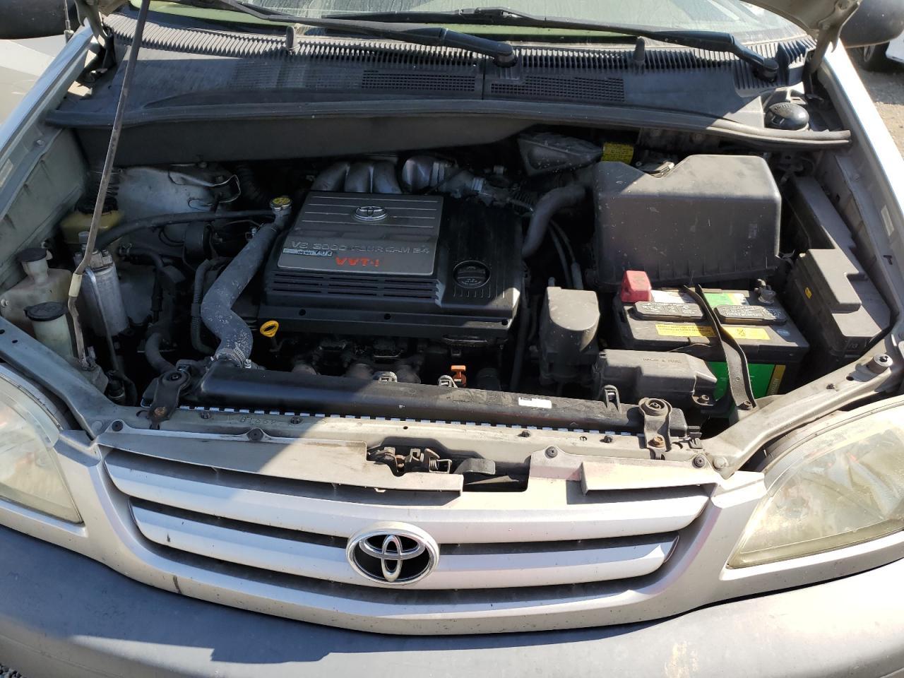 2002 TOYOTA SIENNA