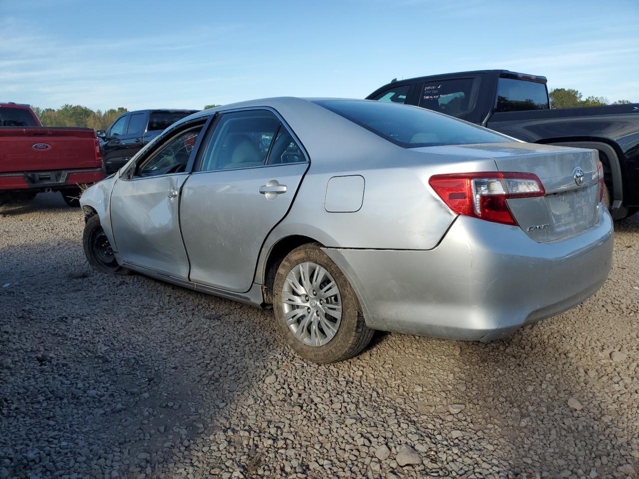 2014 TOYOTA CAMRY