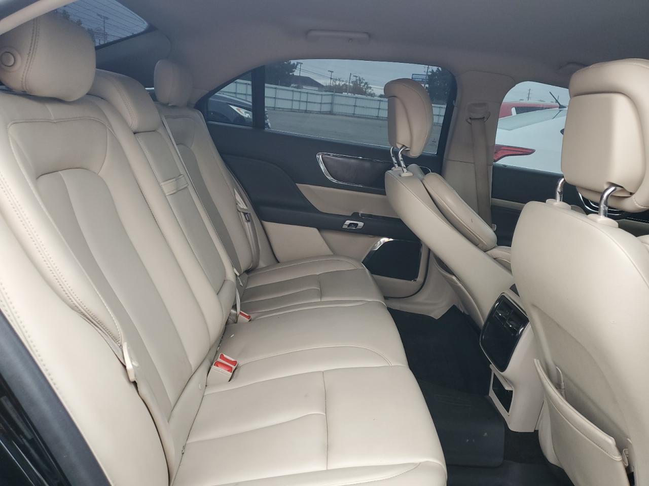 2017 LINCOLN Continental