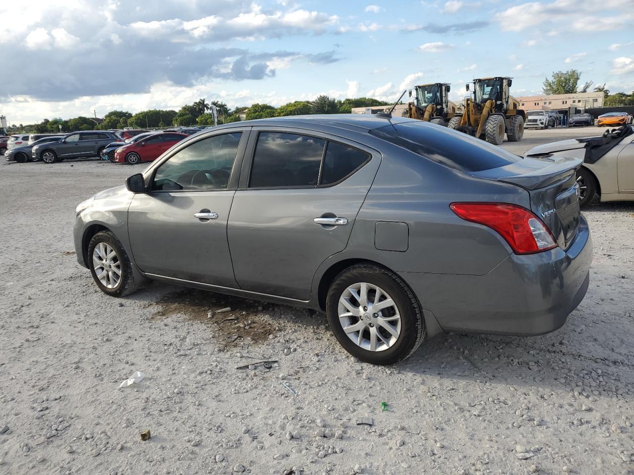 2018 NISSAN VERSA