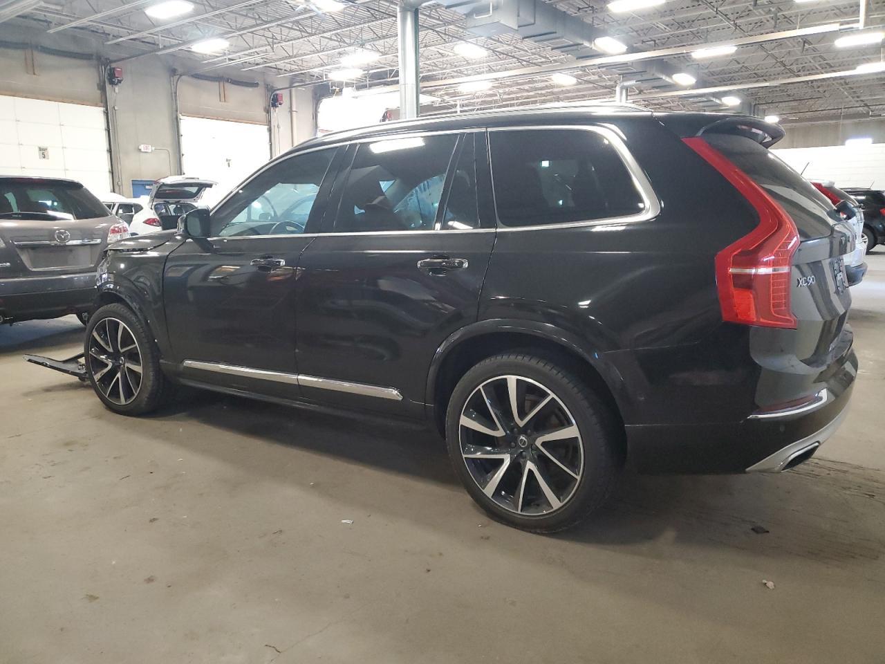 2019 VOLVO XC90